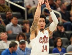 乐鱼体育-关于南韩男篮逆转鹈鹕，丹尼·格林打破历史纪录的信息