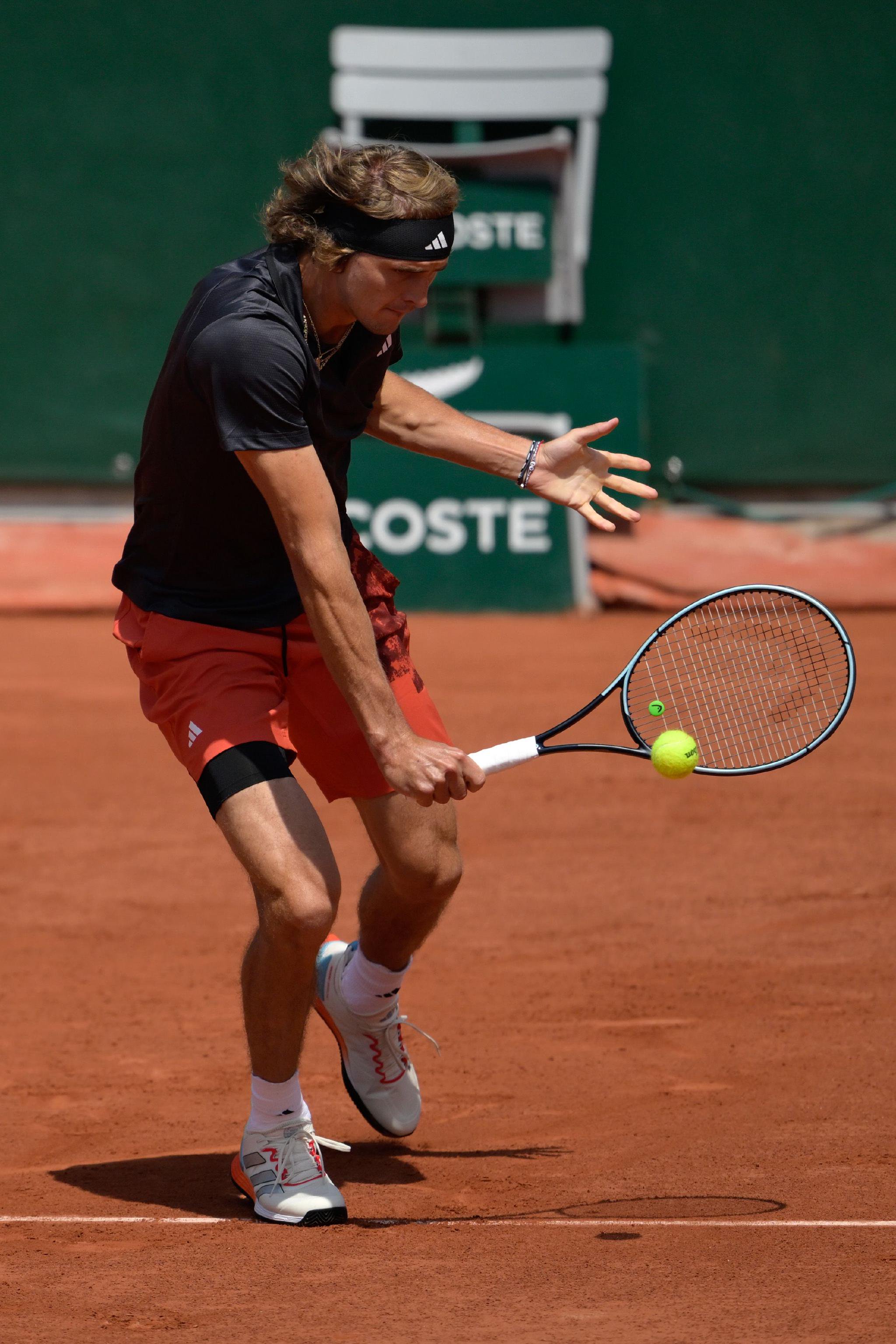 乐鱼体育app-意大利网球队强势日本网球队,兹维列夫统治全场的简单介绍